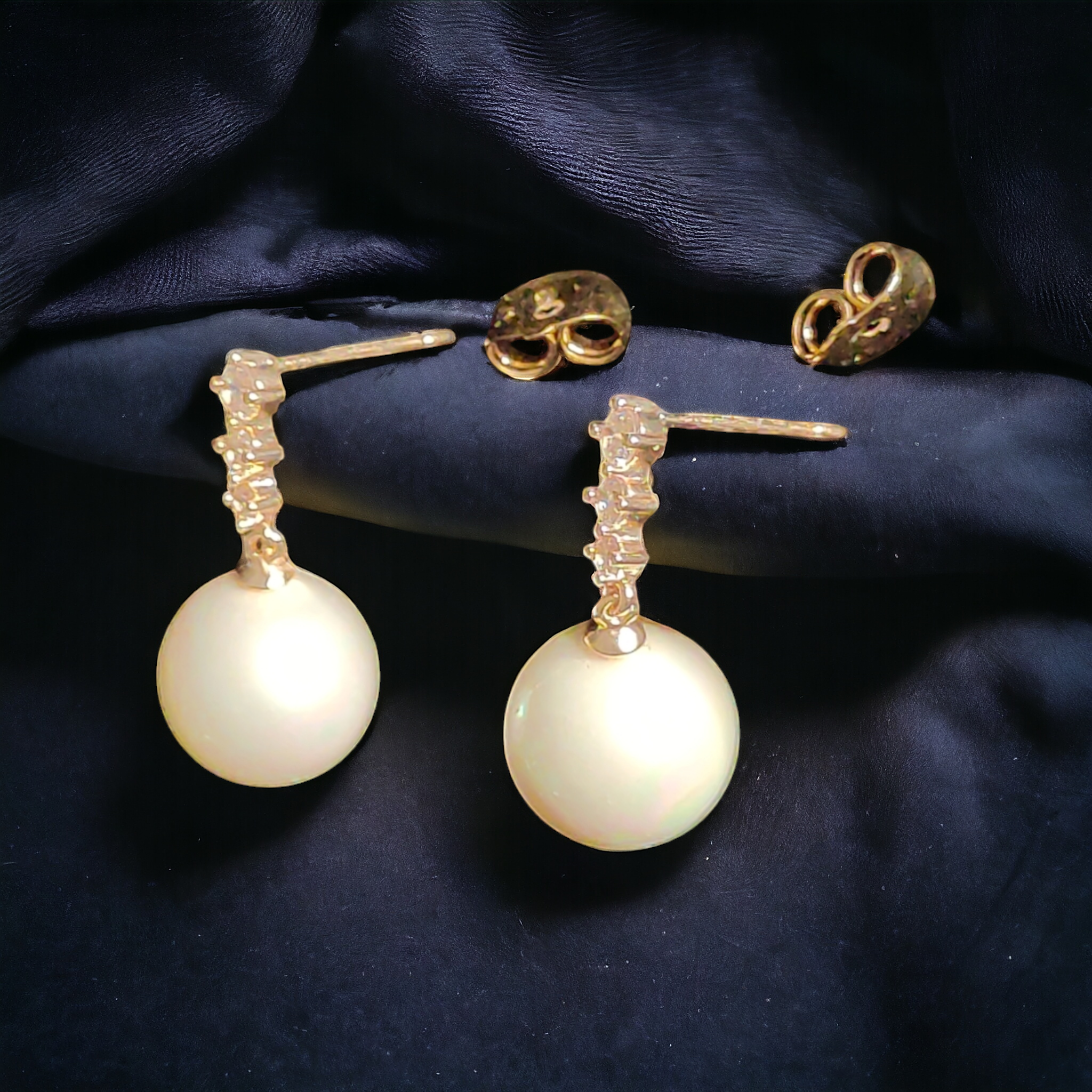 Round Pearl Earrings