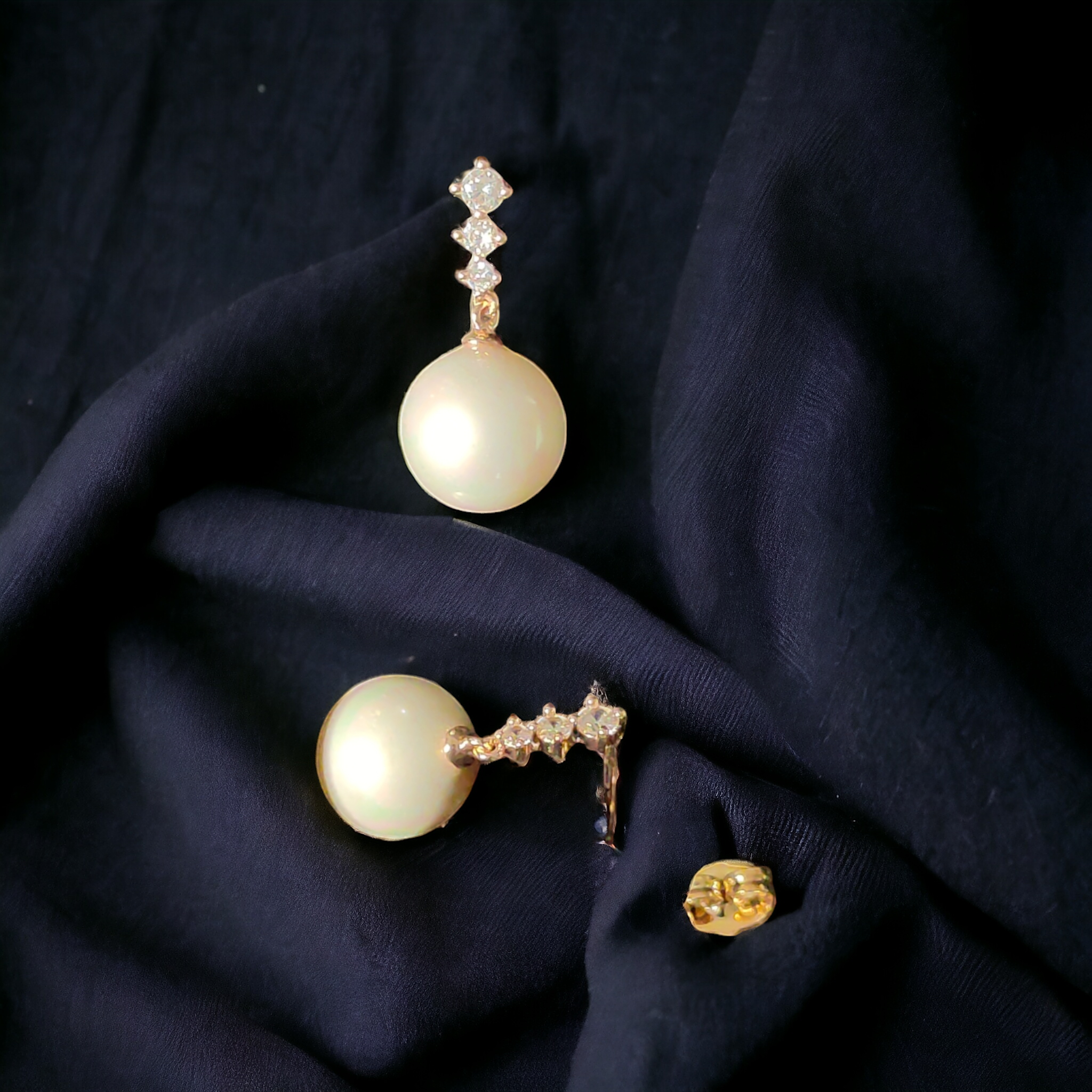 Round Pearl Earrings