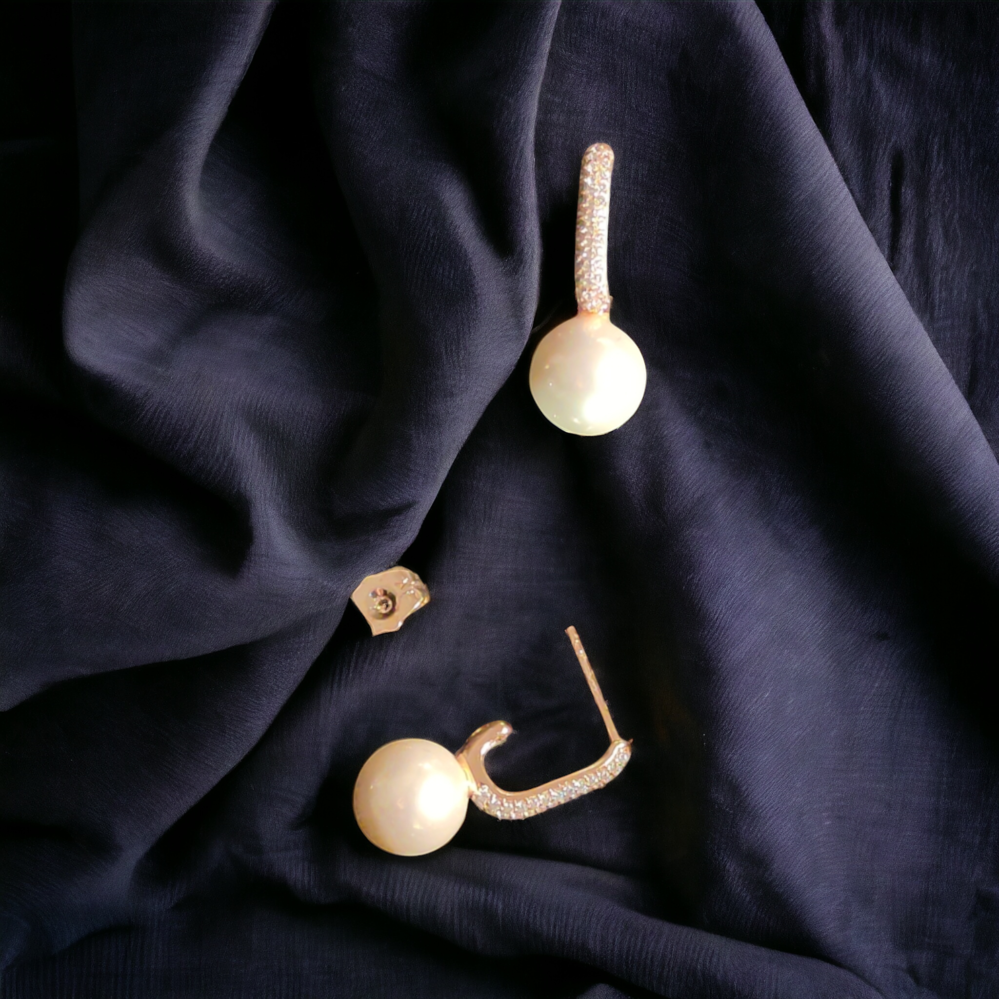 Round Freshwater Pearl Earring