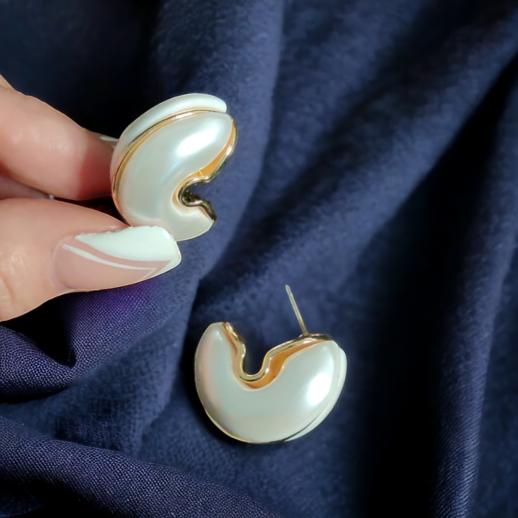 Gold Plated White Pearl Elegant Earring